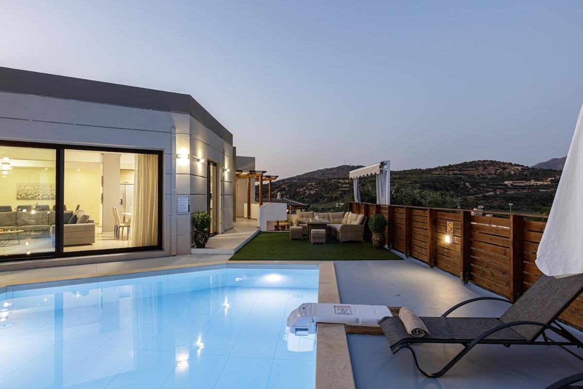 Villa Chnaris - Private Pool And Sauna