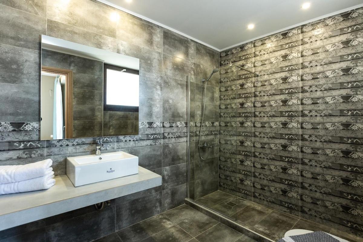 Villa Chnaris - Private Pool And Sauna *